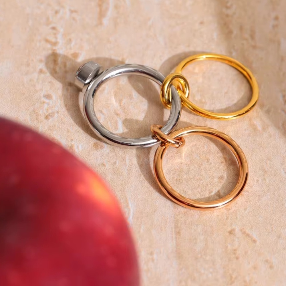 Trinity Style Interlocking Stainless Steel Ring ✨ - Picture 5 of 9